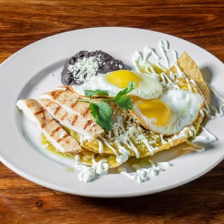 Chilaquiles con Pollo
